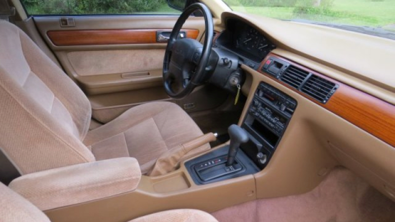 Illustration for article titled Used Car Face Off: Aging Gracefully With Old New Luxury Sedans
